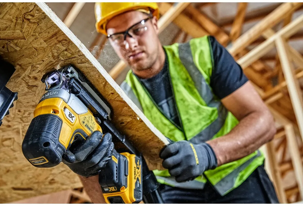 DeWalt DCS335N Decoupeerzaag 18V - 3200 tpm