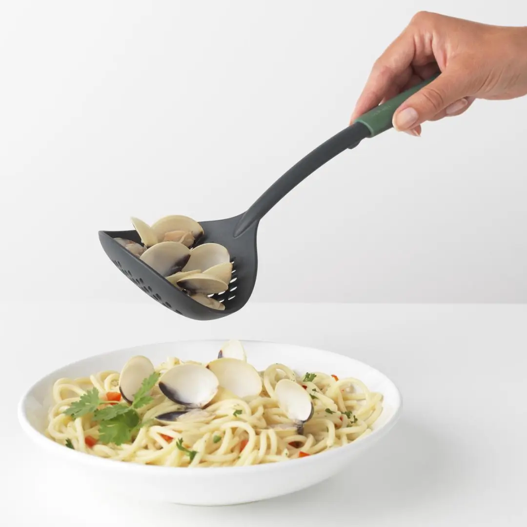 Brabantia Tasty+ Schuimspaan Plus Lepel - Fir Green - afbeelding 6 van 6