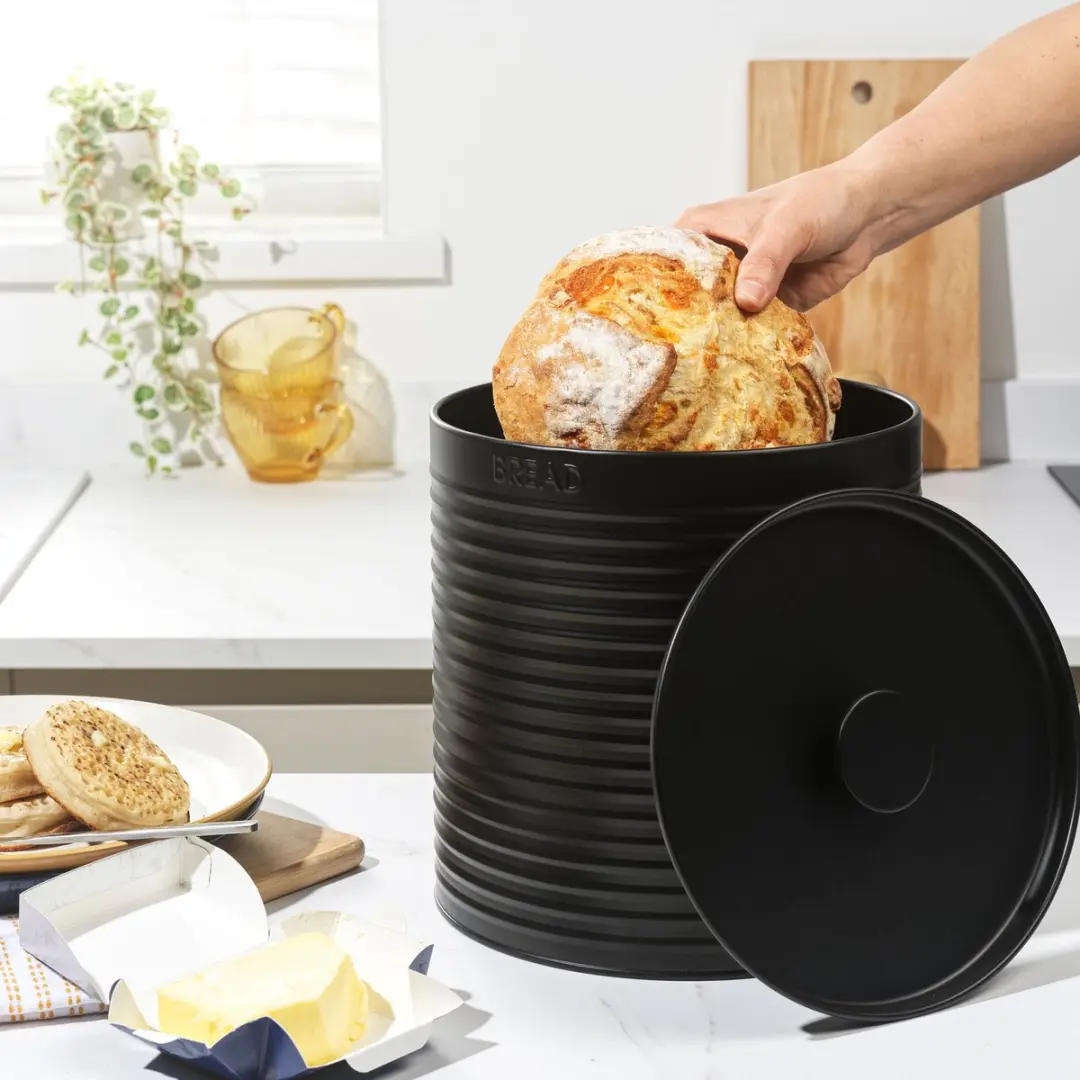 Russell Hobbs Ribbed Broodtrommel & 3 Blikken RH03313MB - Zwart