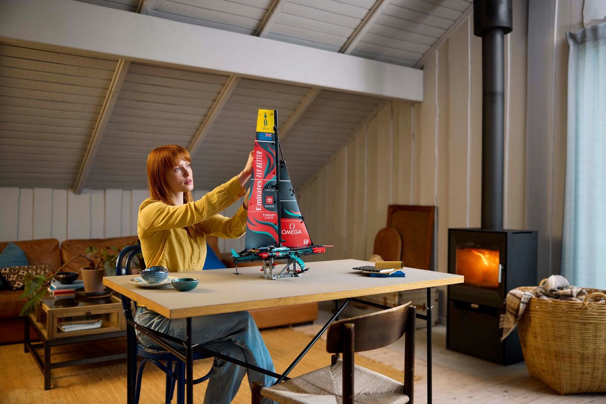 LEGO Technic - Emirates Team New Zealand AC75 jacht Set - 42174