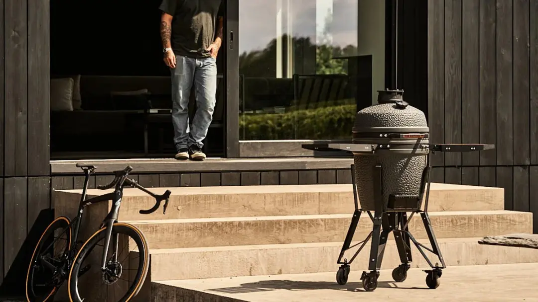 The Bastard Pro Large Graphite - BBQ Pan 49cm - Tuin