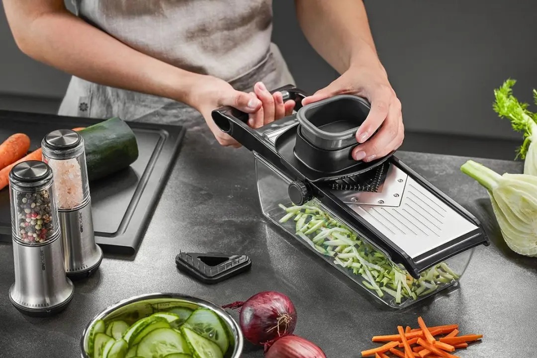 GEFU Julienne V-Slicer COLLECT - RVS/Zwart/Transparant