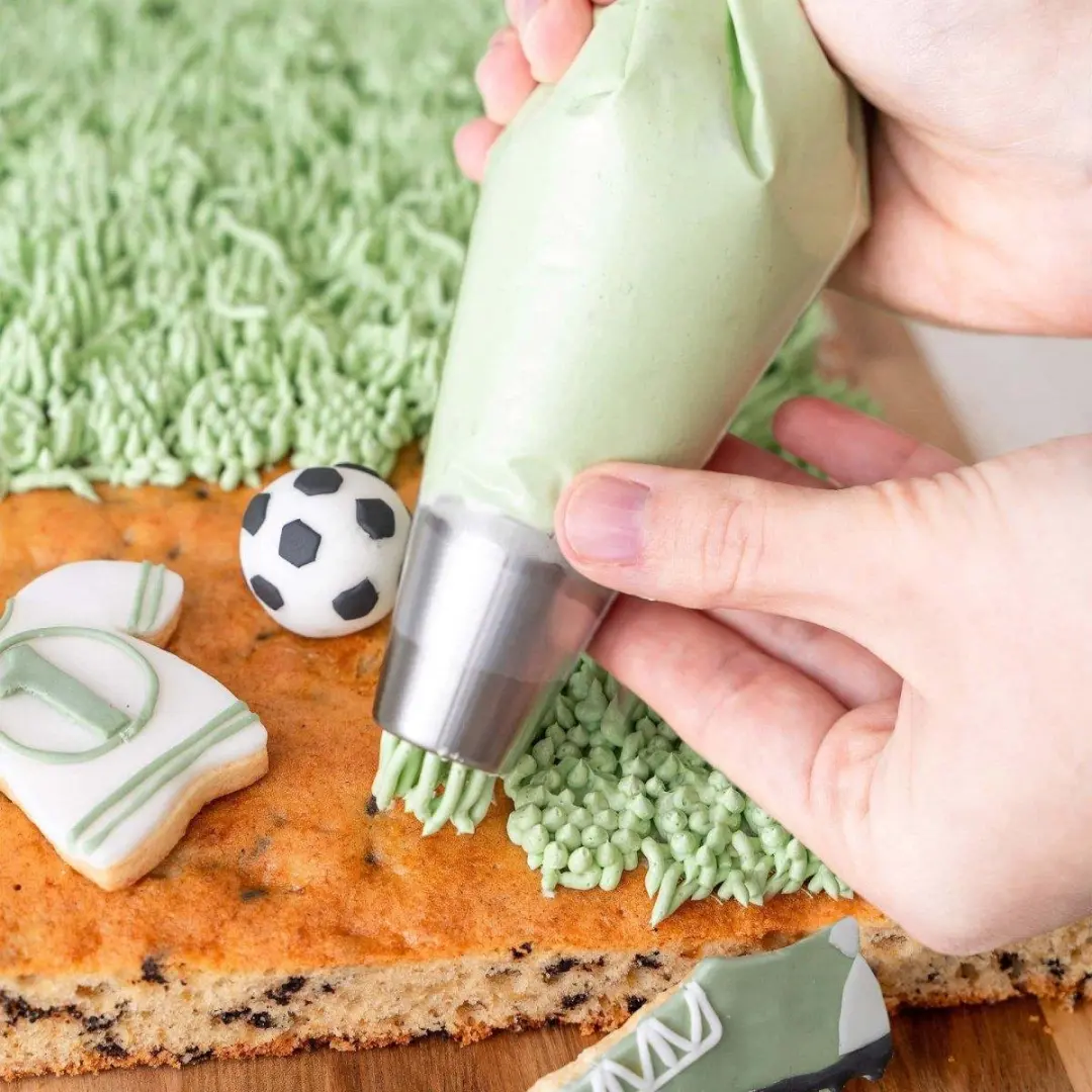 Zenker Voetbal Taartdecoratieset - 4 Spuitzakken, Mondje & Pen - Transparant/Rozes/RVS