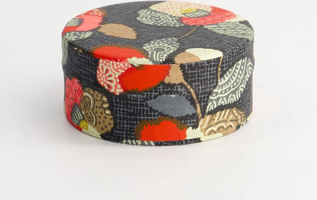Tokyo Design Studio Matcha met Botan Theecontainer - Rood