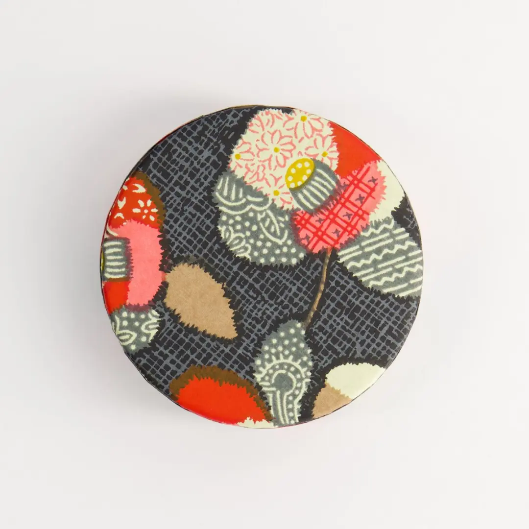 Tokyo Design Studio Matcha met Botan Theecontainer - Rood