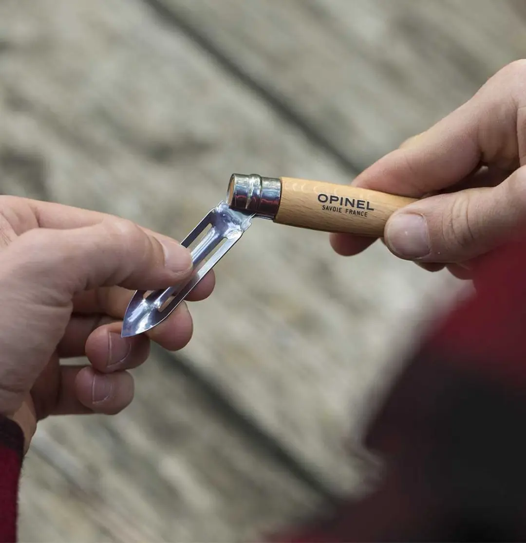 Opinel Gourmets N°06 Inklapbare Dunschiller - Beukenhout