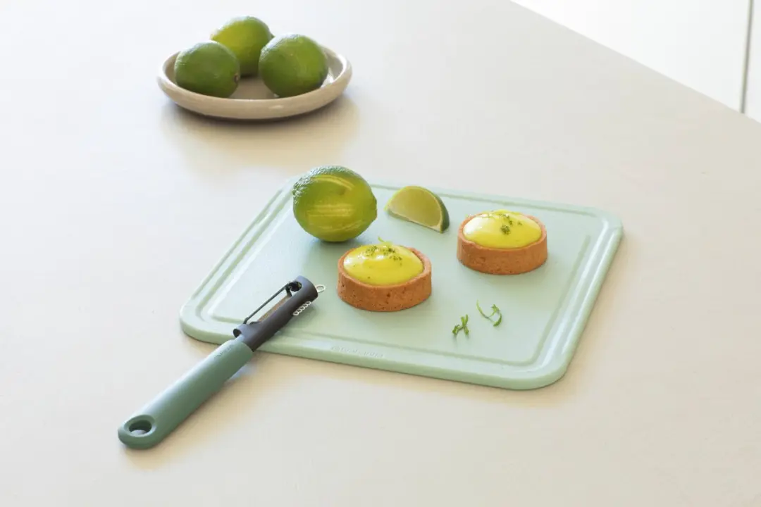 Brabantia Tasty+ Dunschiller Plus Zesteur - Draaibaar - Fir Green