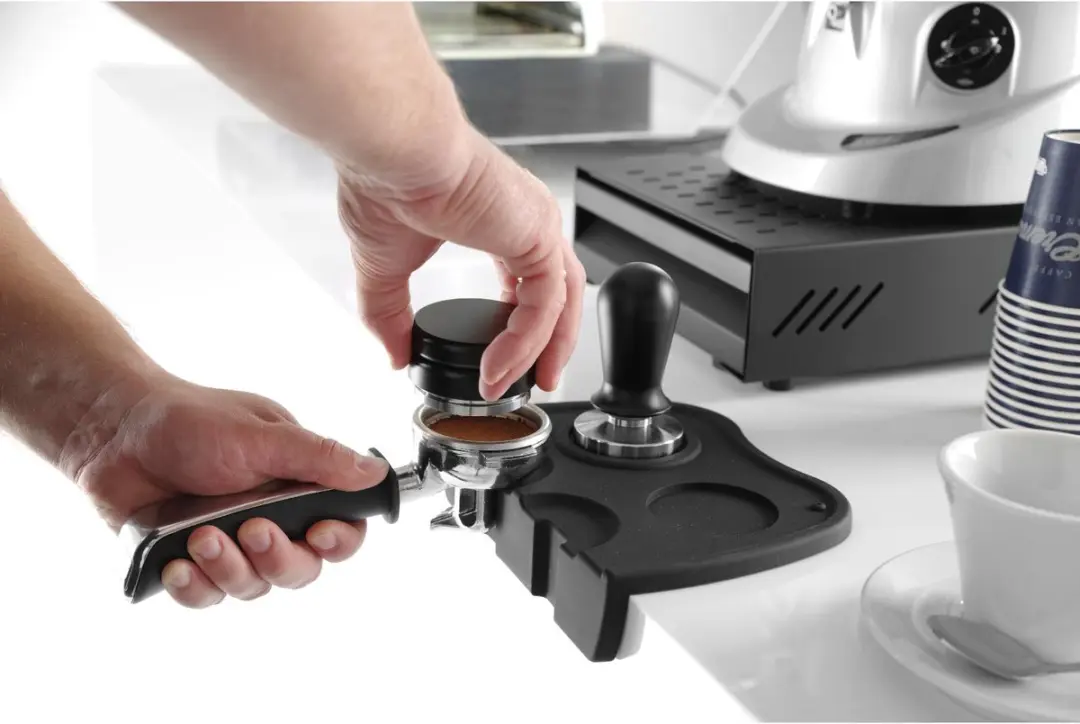 Hendi Verstelbare Koffietamper Ø58mm - Zwart/RVS