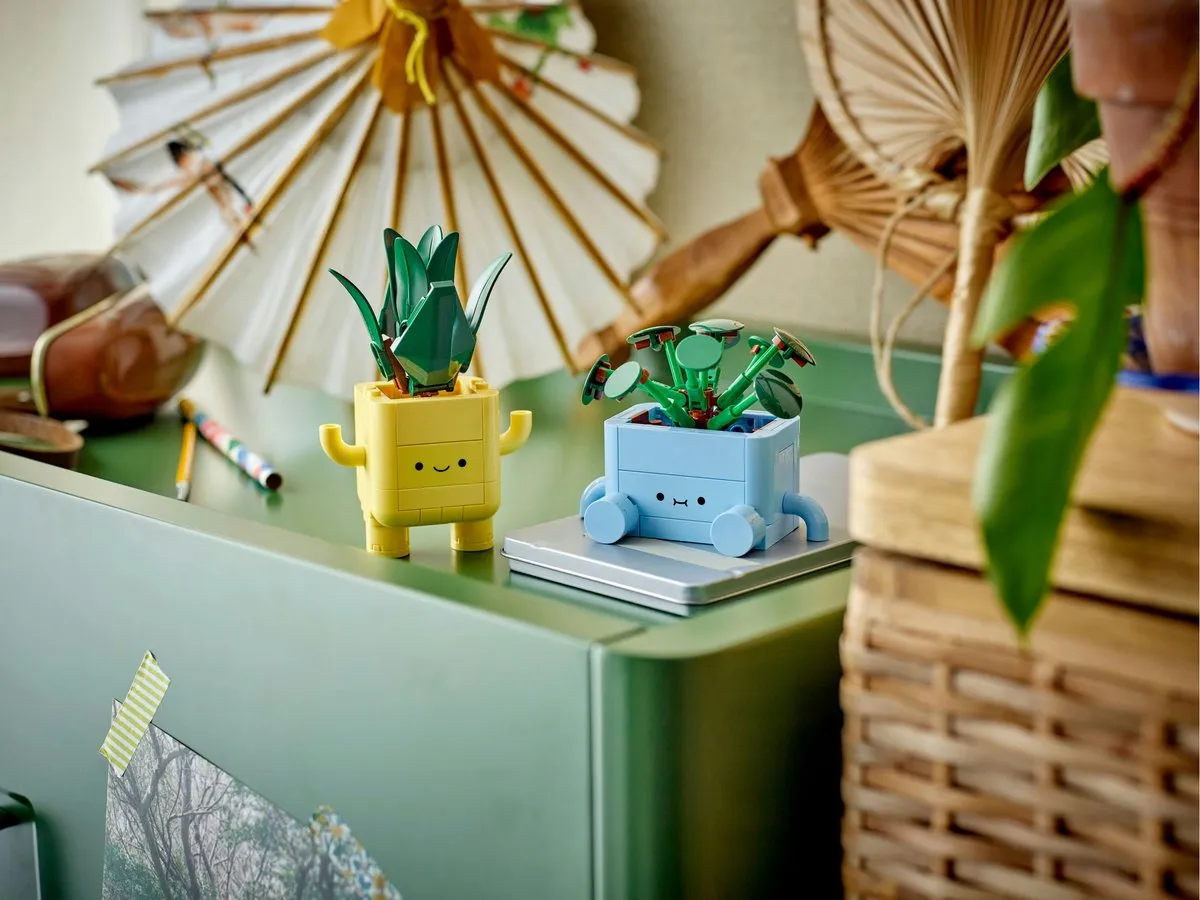 LEGO Botanicals Vrolijke Plantjes 10349 - 217 Stukken - Meerkleurig