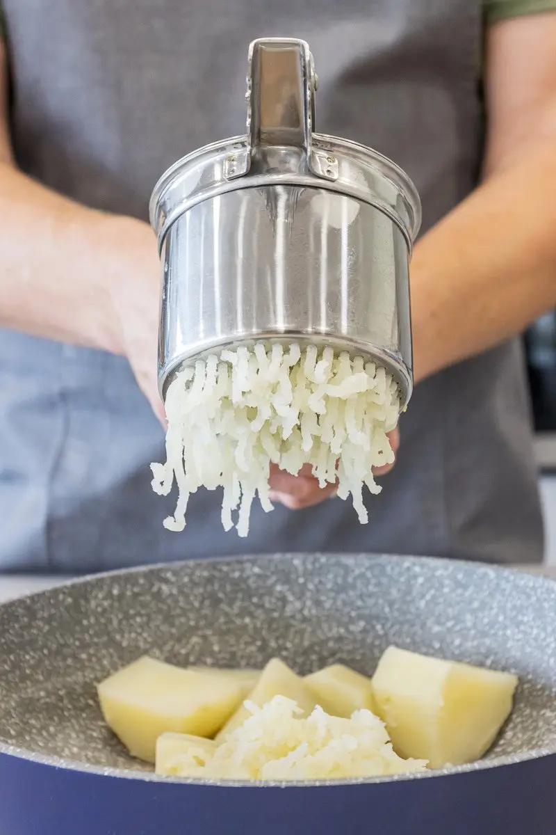 MasterClass Deluxe Aardappelpers - Roestvrij Staal - afbeelding 6 van 6