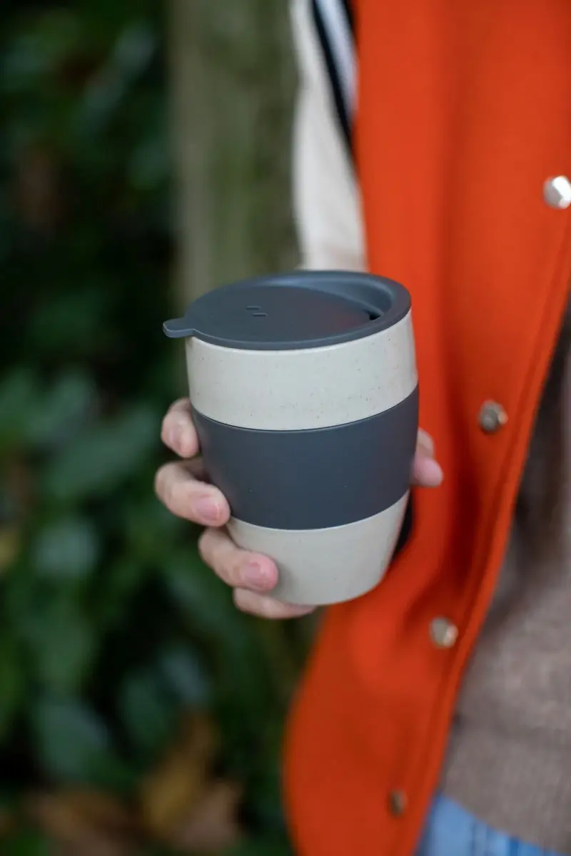 Koziol Aroma To Go 2.0 Herbruikbare Koffiebeker 0.4L - Natuur As Grijs