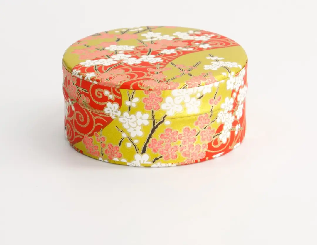 Tokyo Design Studio Matcha met Ume Thee Container