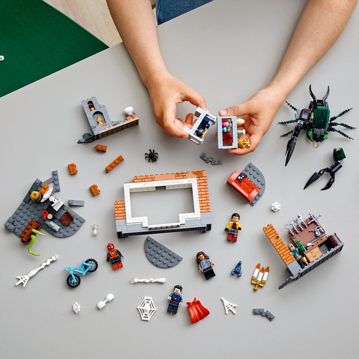 LEGO Marvel Spiderman bij de Sanctum Uitvalbasis - 76185