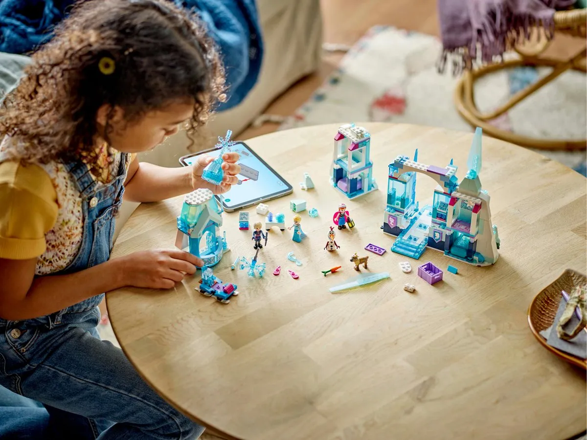LEGO Disney Frozen Elsa's IJspaleis 43244 - 630 Stukken