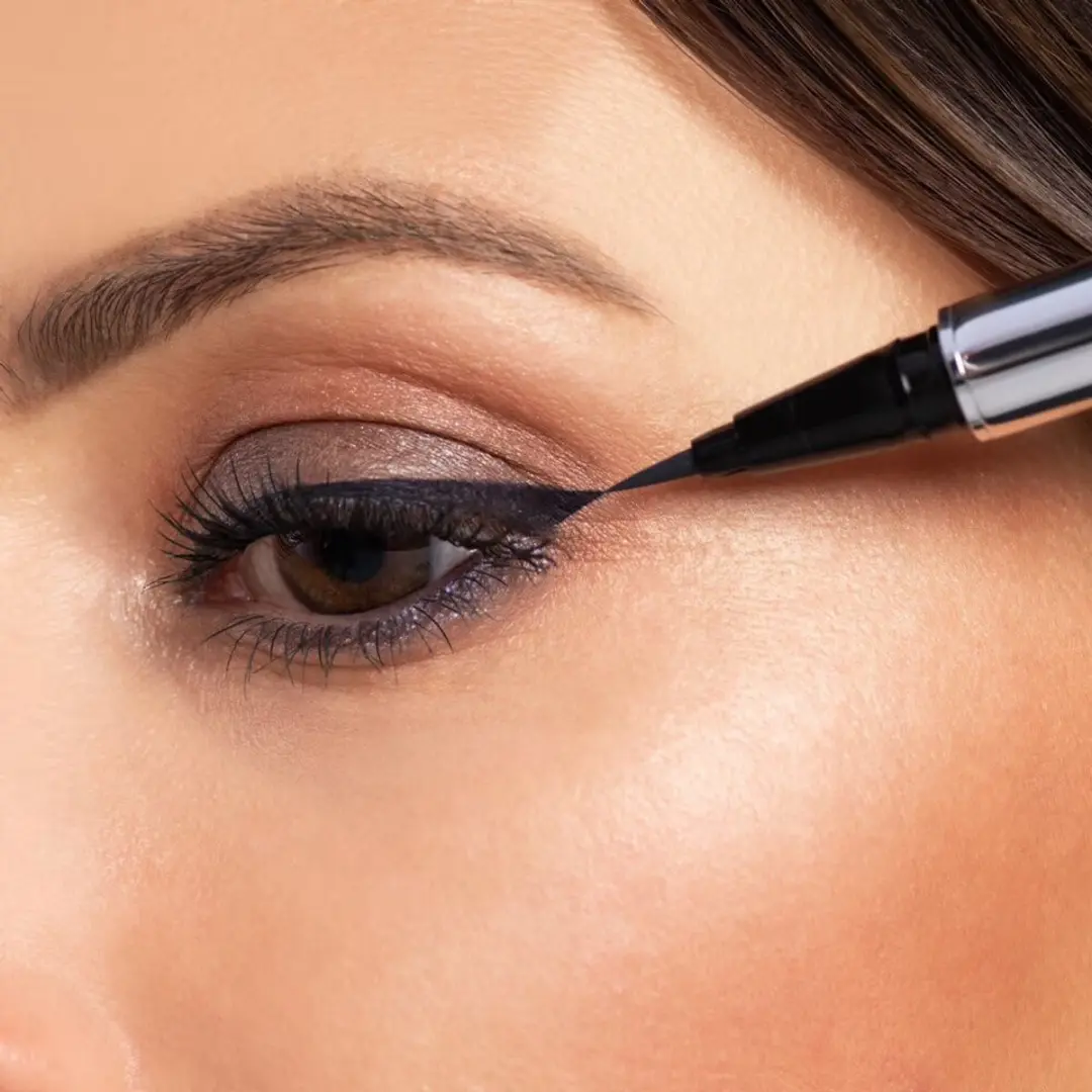 Artdeco High Precision Liquid Liner 0,6ml - 01 Black