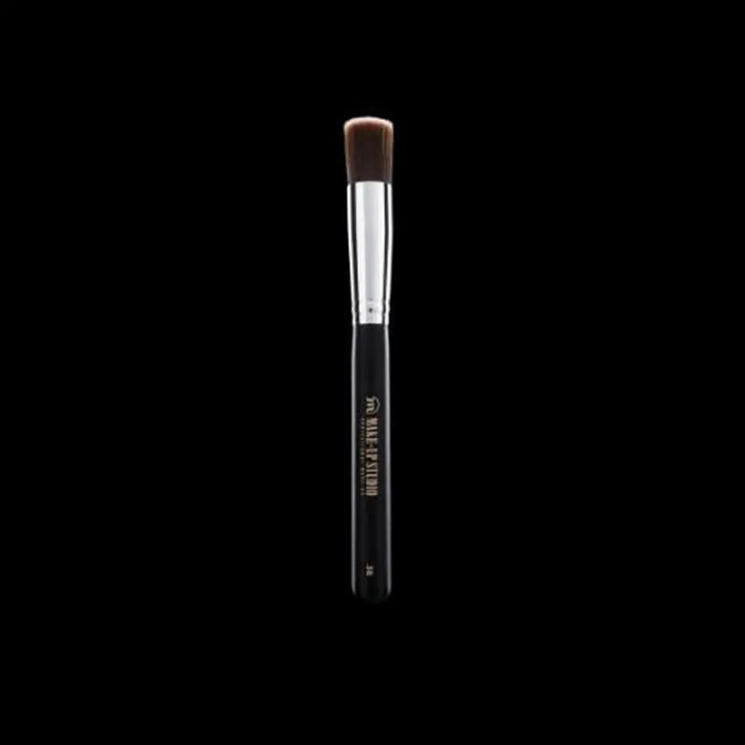 Make-up Studio Foundation Brush Medium nr.38 - Creme
