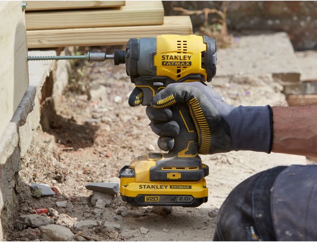 Stanley 18V SFMCK461D2S-QW Klopboor- en Slagmoersleutelset - 2x 2,0Ah