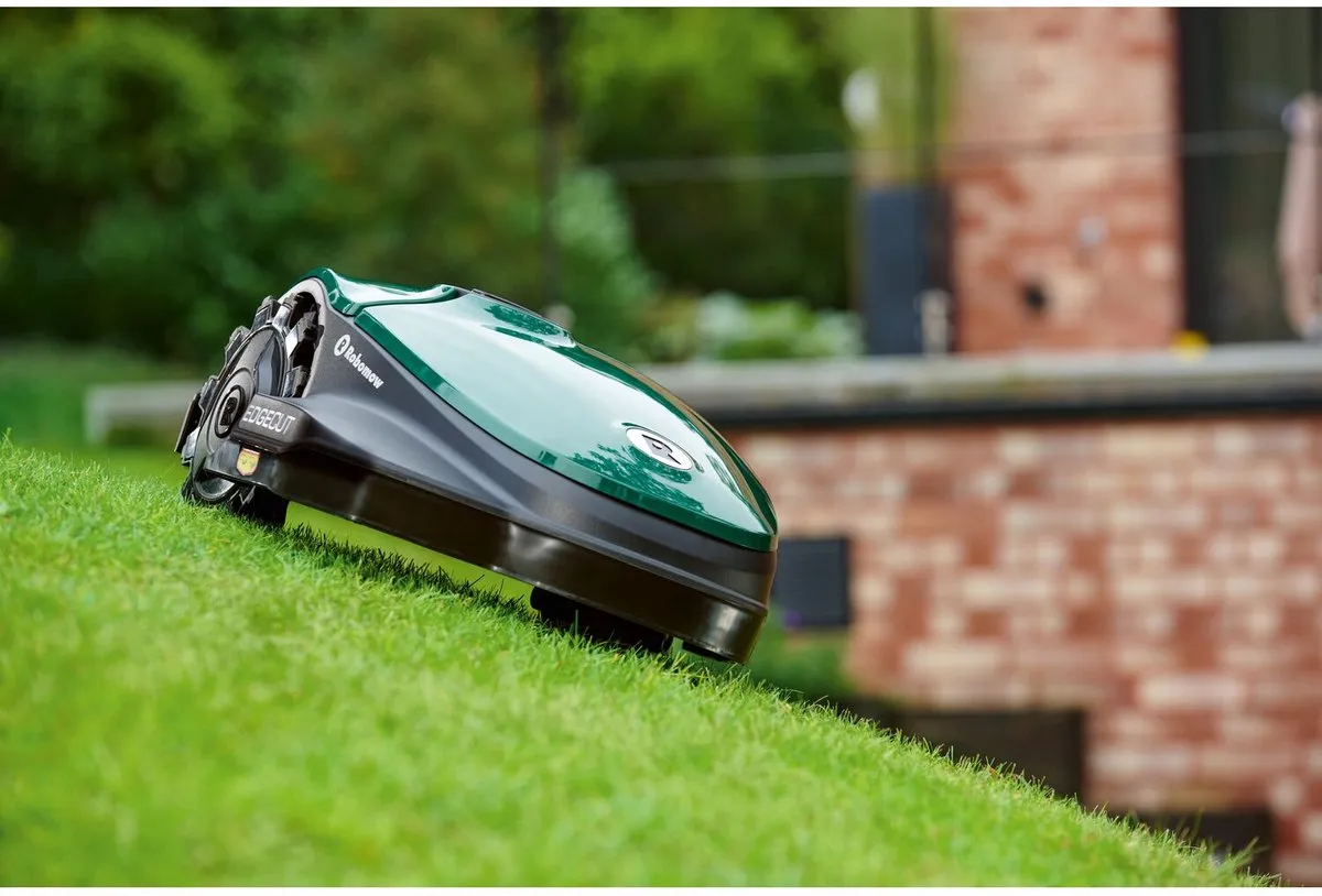 Robomow RKS1500 - Robotmaaier - Maairobot - Wifi - Randmaaien - App bestuurbaar - 1500m²