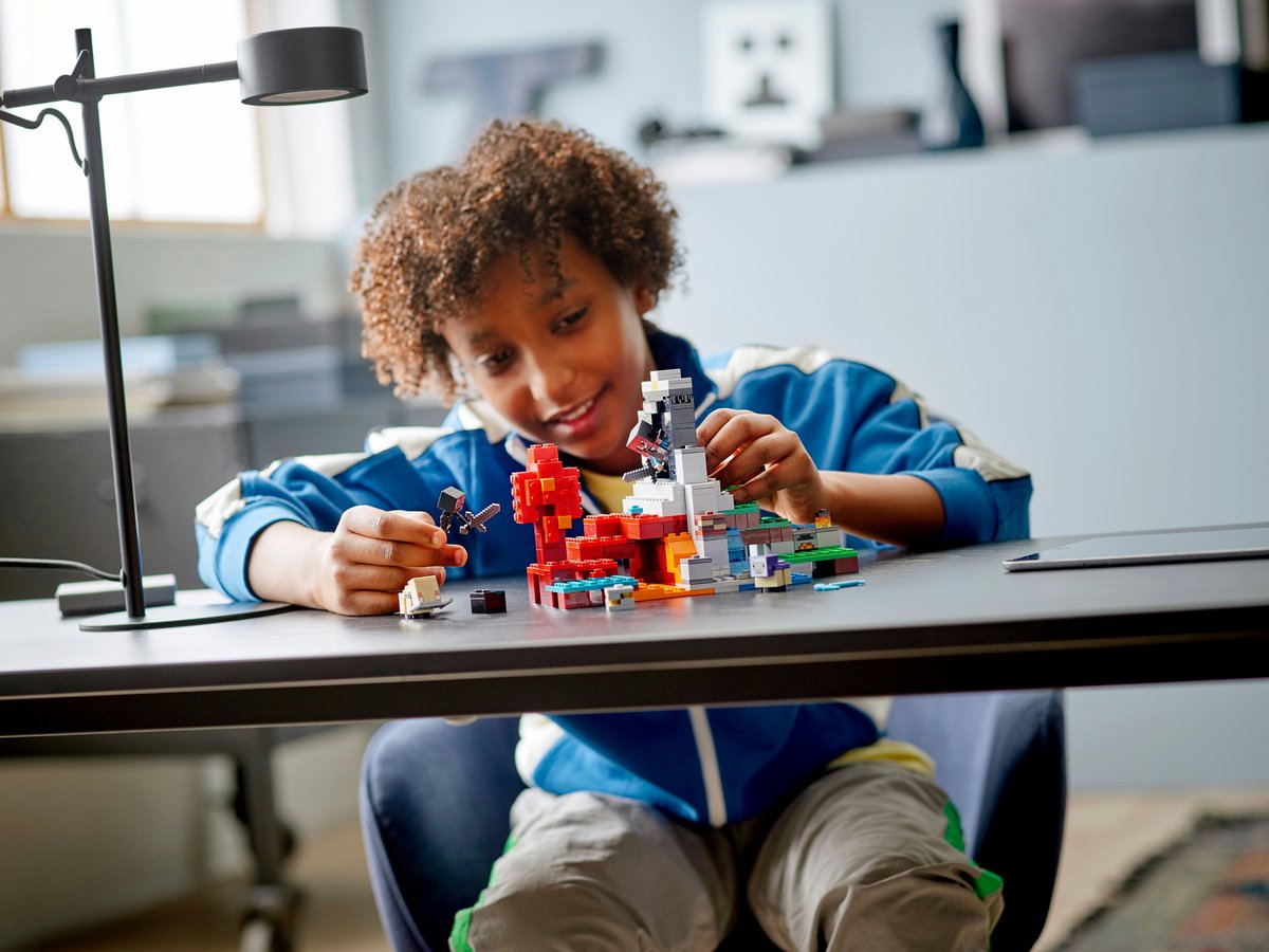 LEGO Minecraft Het Verwoeste Portaal - 21172