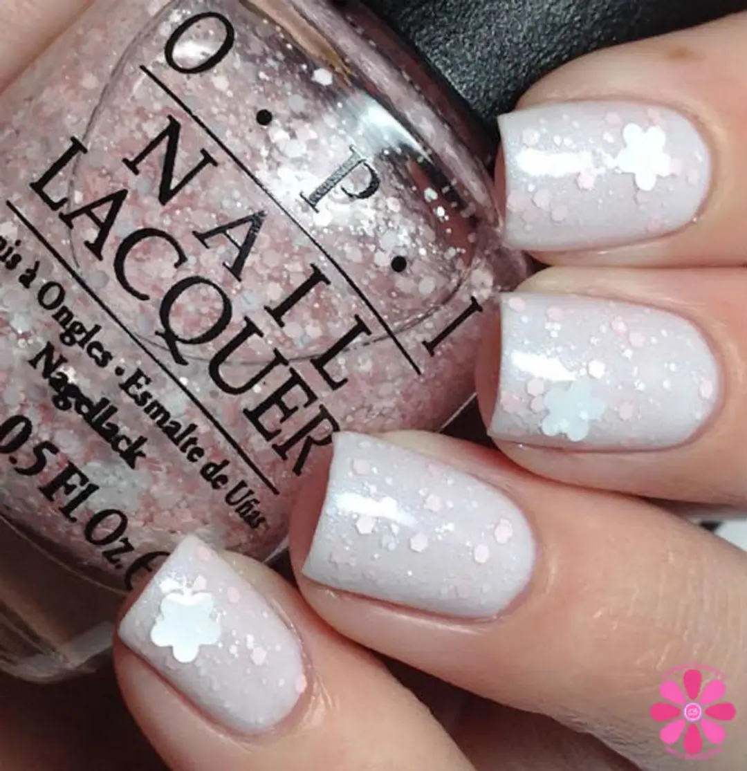O.P.I. Nail Lacquer Petal Soft