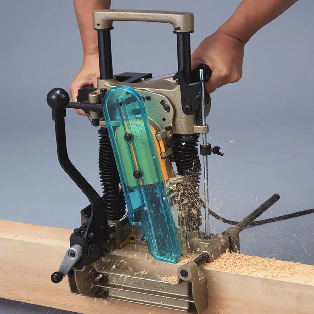 Makita 7104L Kettingfrees - 200mm - Wit