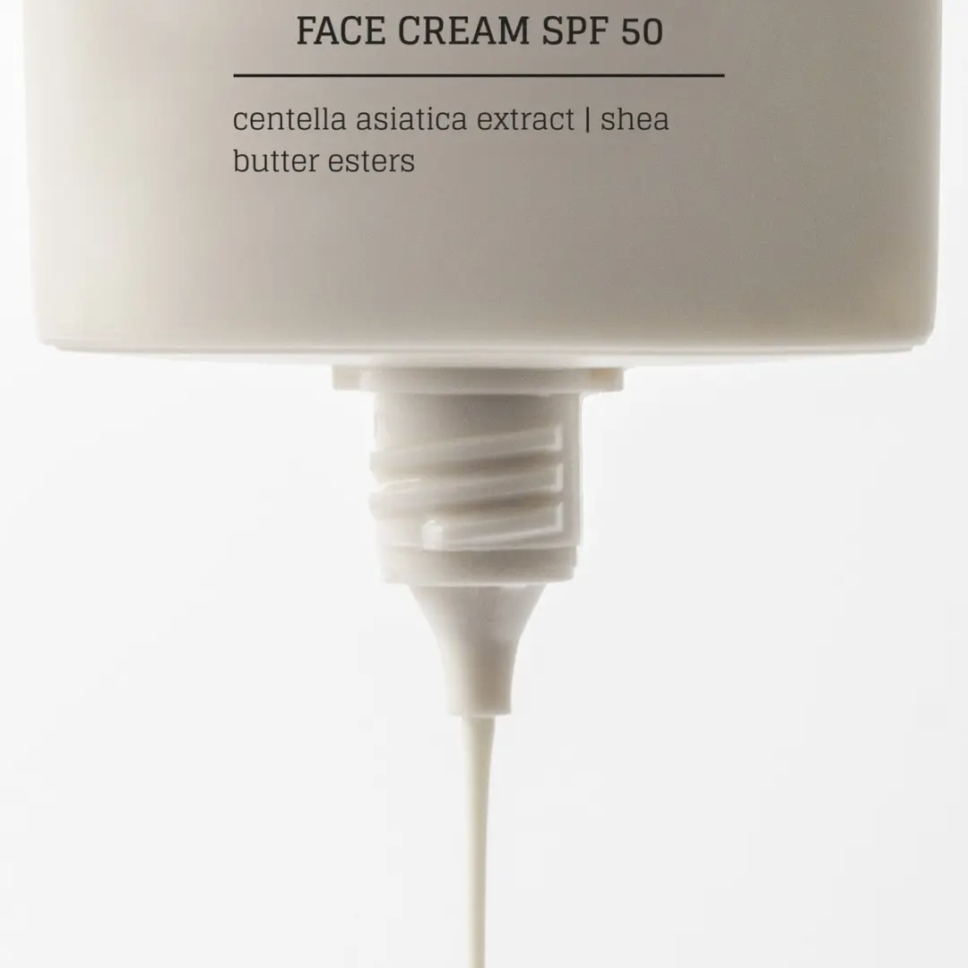 Inglot LAB Hydrating & Smoothing Face Cream SPF 50 - 50ml - afbeelding 6 van 6