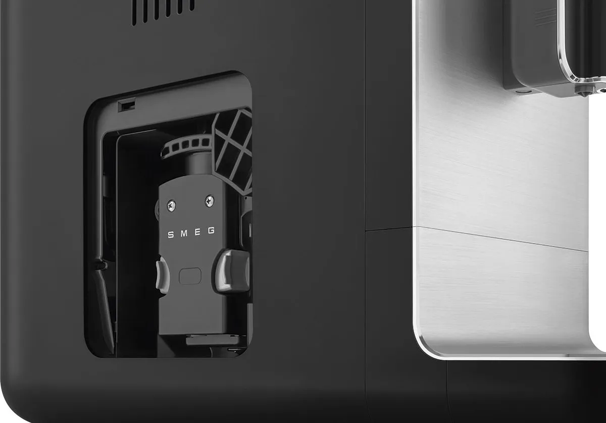 Smeg BCC12BLMEU Volautomatische Espressomachine - Mat Zwart