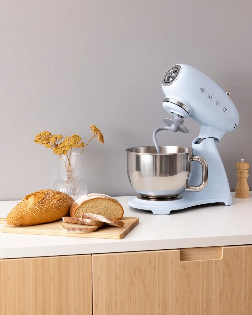Smeg SMF05PBEU Keukenmachine - 1000W - Pastelblauw