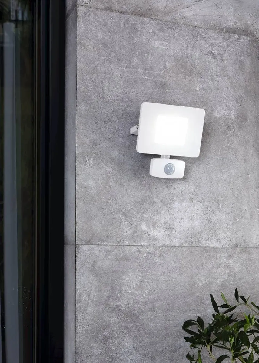 Eglo Faedo 3 Buiten Muurverlichting 20W - Wit