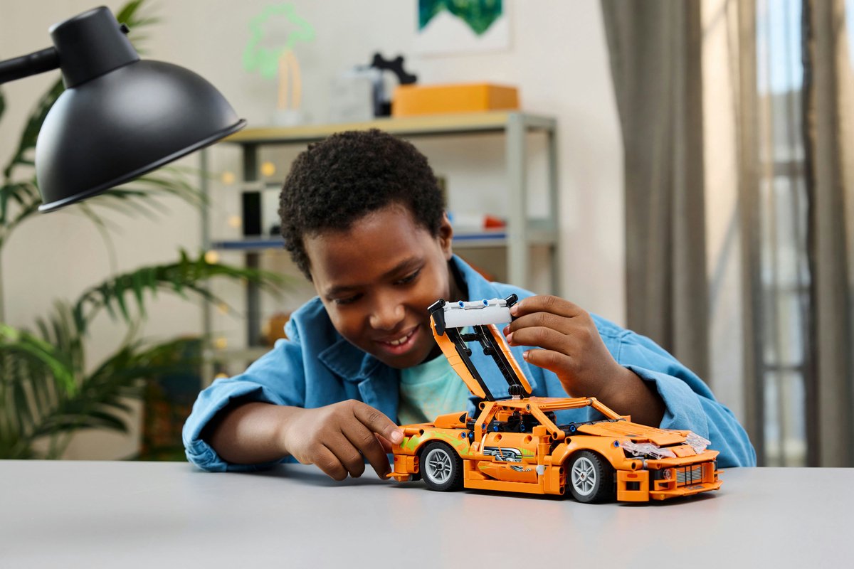 LEGO® Technic Fast and Furious Toyota Supra MK4 set - 42204