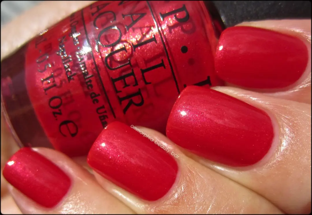 O.P.I. Innie Minnie Mightie Bow Nagellak