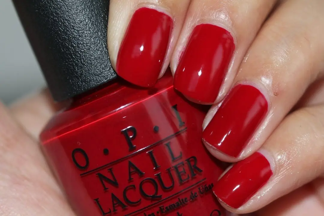 O.P.I. Nail Lacquer Deep Red 15ml