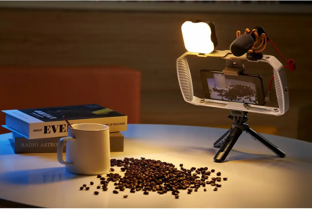 Godox VK1-UC Vlogging Kit - LED6R, Microfoon & Statief - Zwart