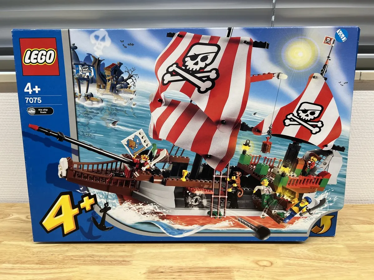 LEGO Junior Pirates Kapitein Roodbaards Piratenschip 7075