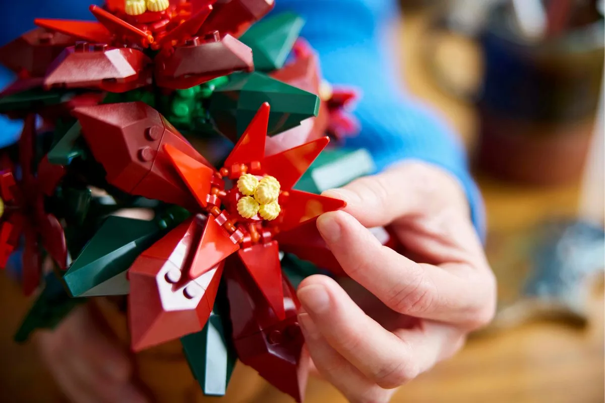 LEGO Icons Kerstster Poinsettia 10370 - 608 Stukken