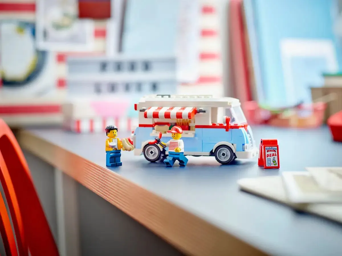 LEGO Icons 40681 Retro Food Truck - 310 Stukken - 2 Minifiguren