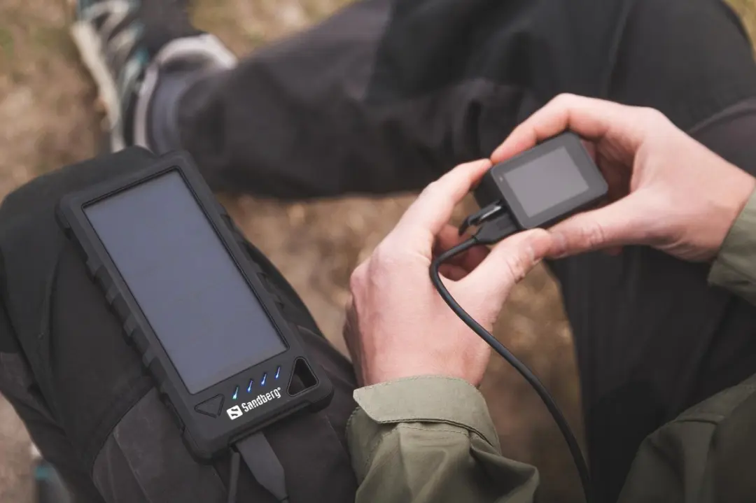 Sandberg Outdoor Solar Powerbank 16000mAh - 6x Smartphone - 59.2W - Zwart