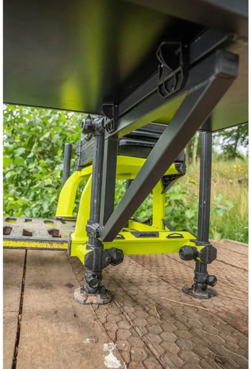 Matrix Pro Rigid Feeder Tray GBA067 - Zwart