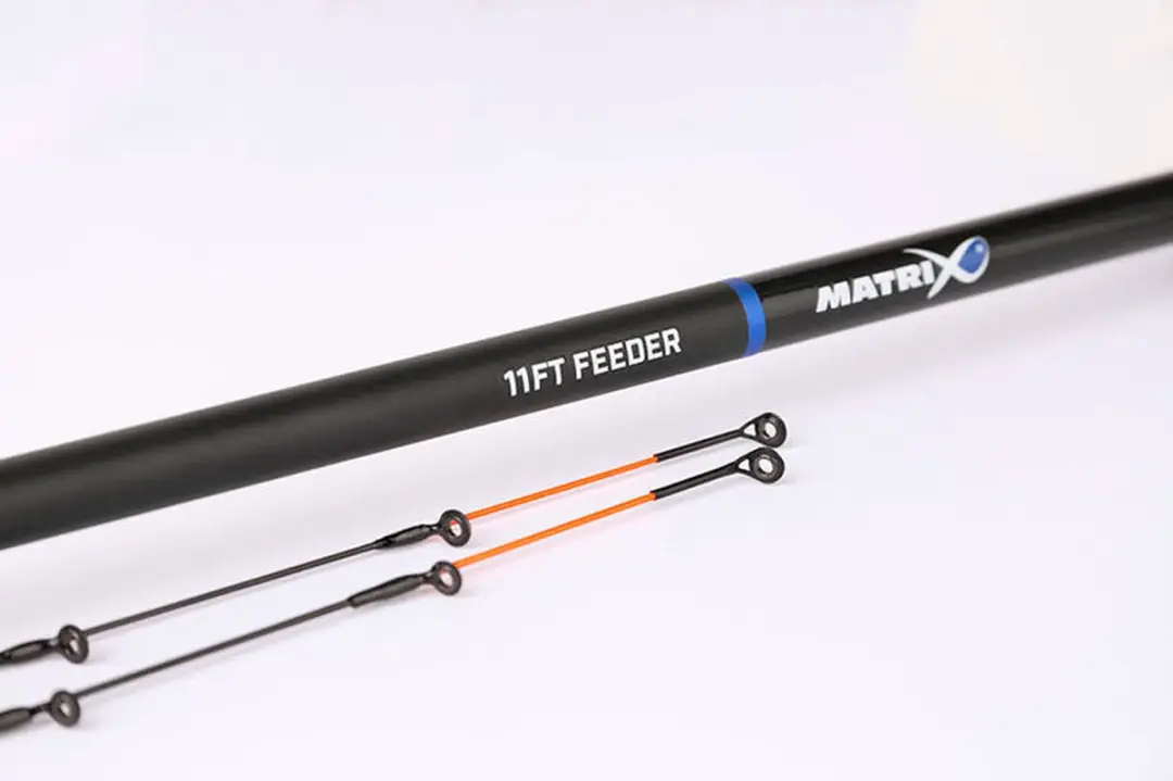 Matrix Aquos Ultra-C Feeder 3.70m - 14 Ogen - Zwart
