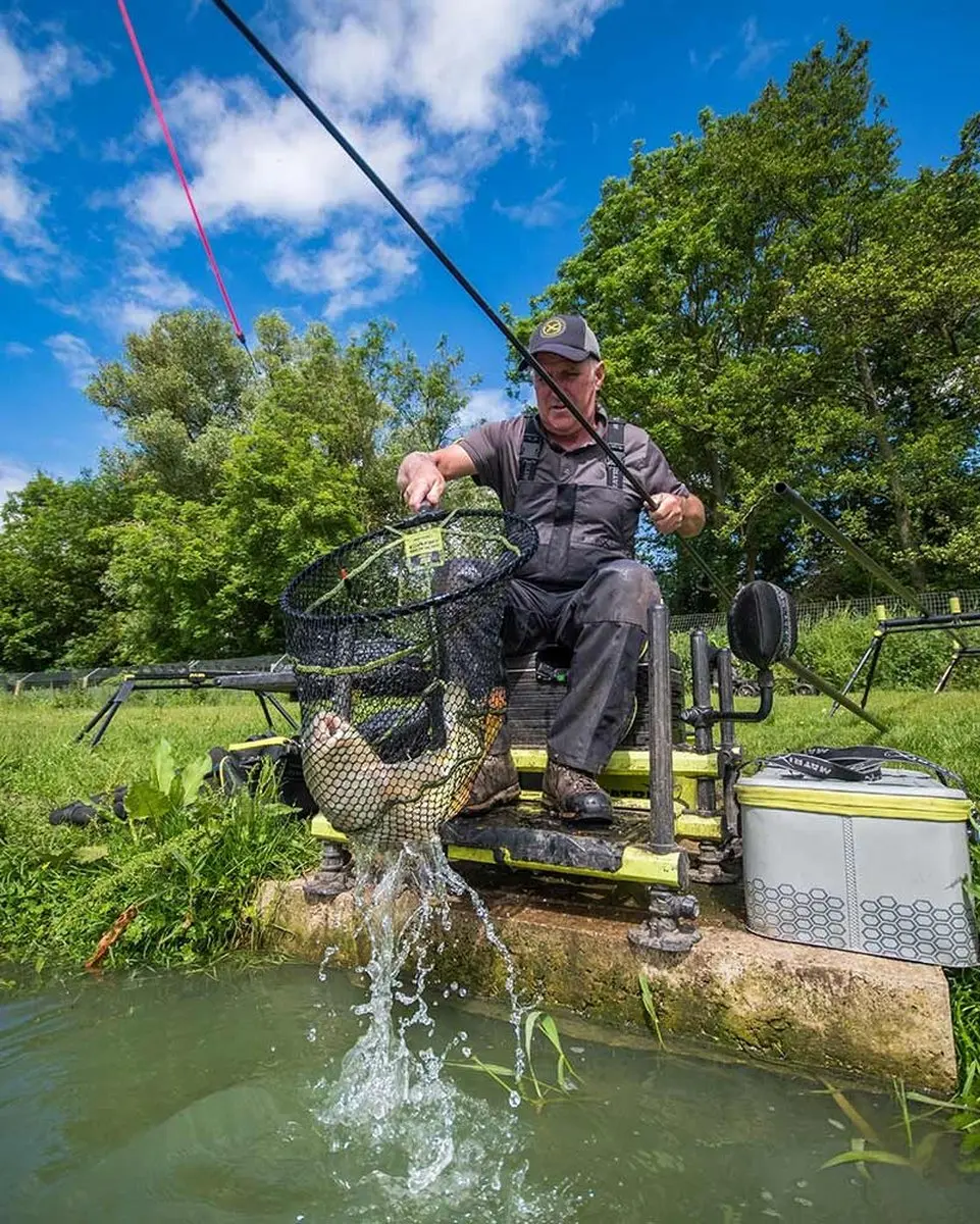 Matrix Carp Scoop Landing Net GLN082 - 45x35cm - Zwart