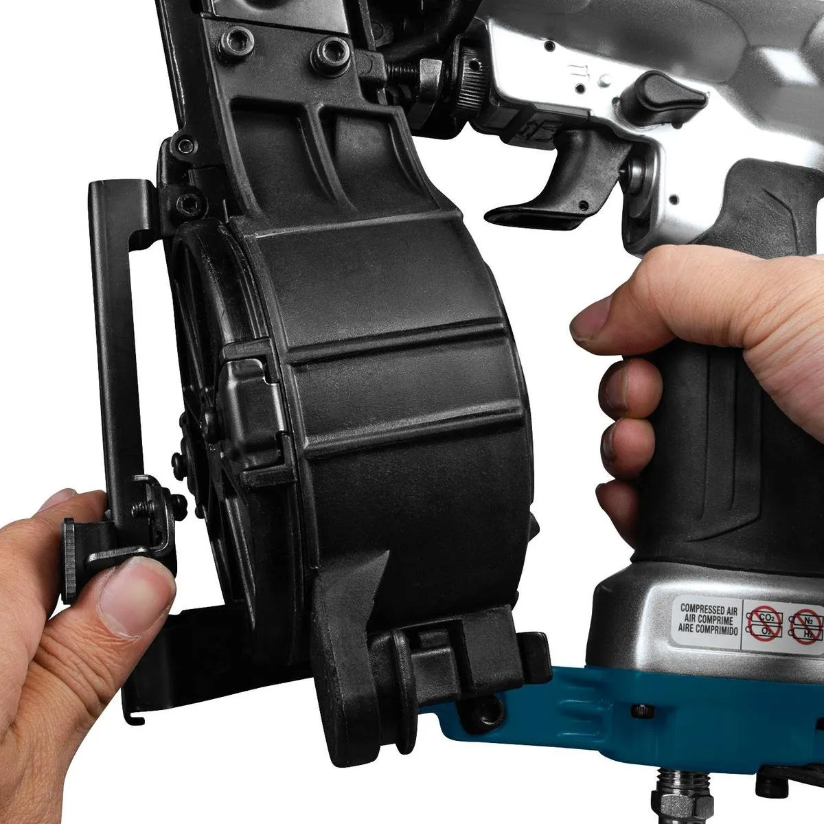 Makita AN454 8 bar Dakleer Tacker - Nagels - afbeelding 6 van 6