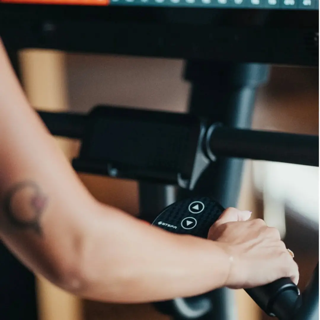 STEPR Classic+ Stair Climber 27" HD - 25 Programma's - Zwart