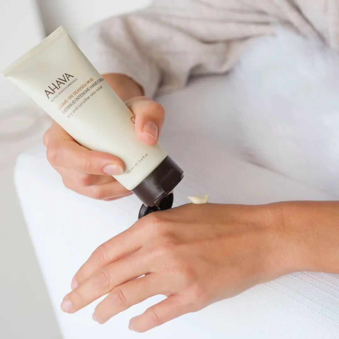 AHAVA Dermud Handcrème 100ml - Intensieve Verlichting
