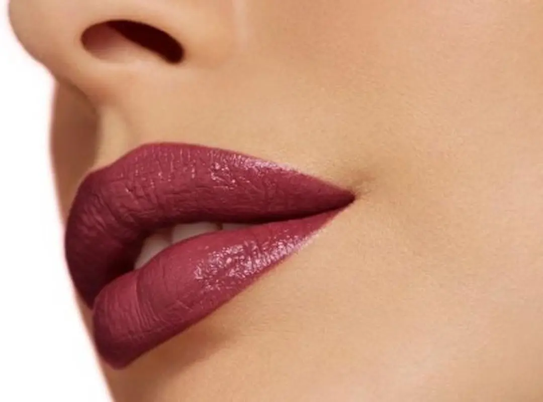 Pupa Milano Volume Lipstick 402 Rouge Noir - 3ml - afbeelding 2 van 3