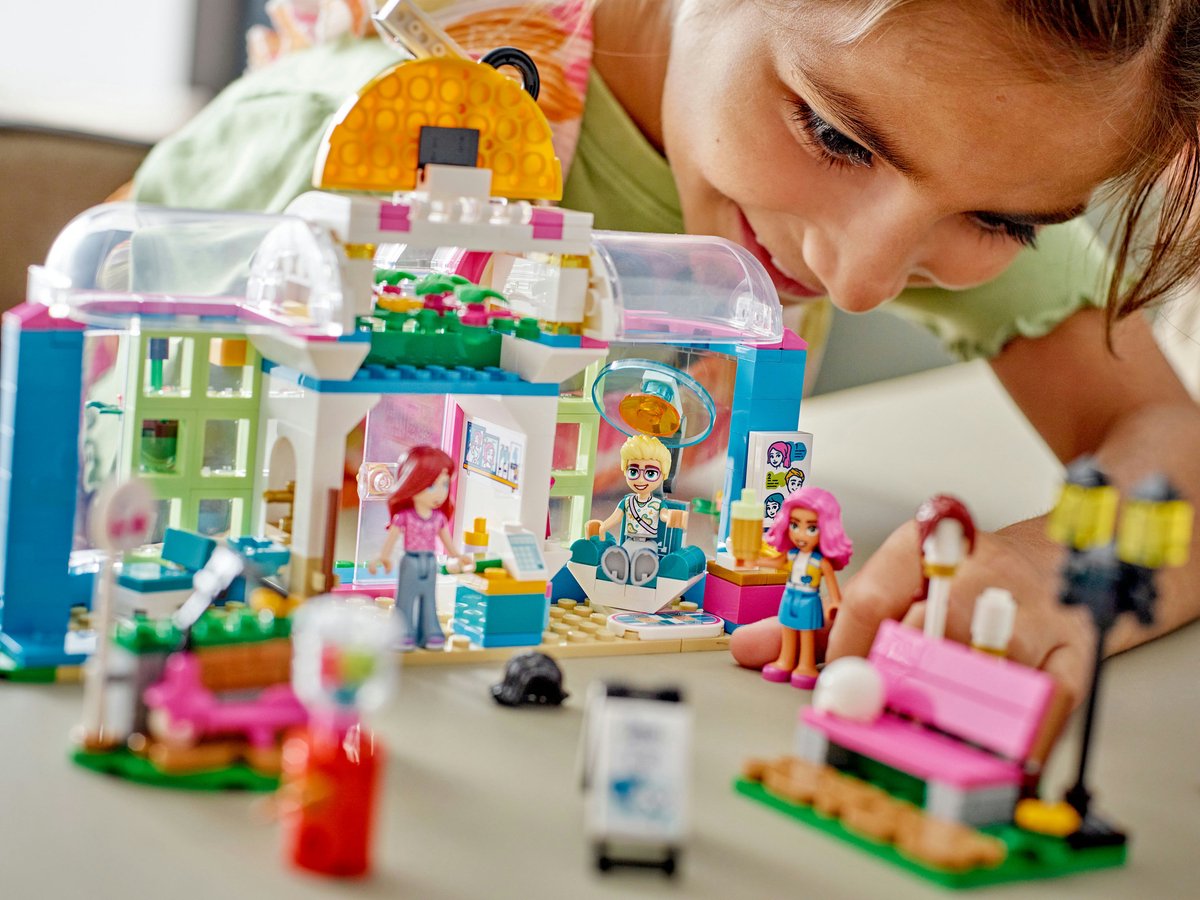 LEGO Friends Kapper, Creatief Kapsalon Speelgoed met Paisley en Olly Minipoppetjes - 41743