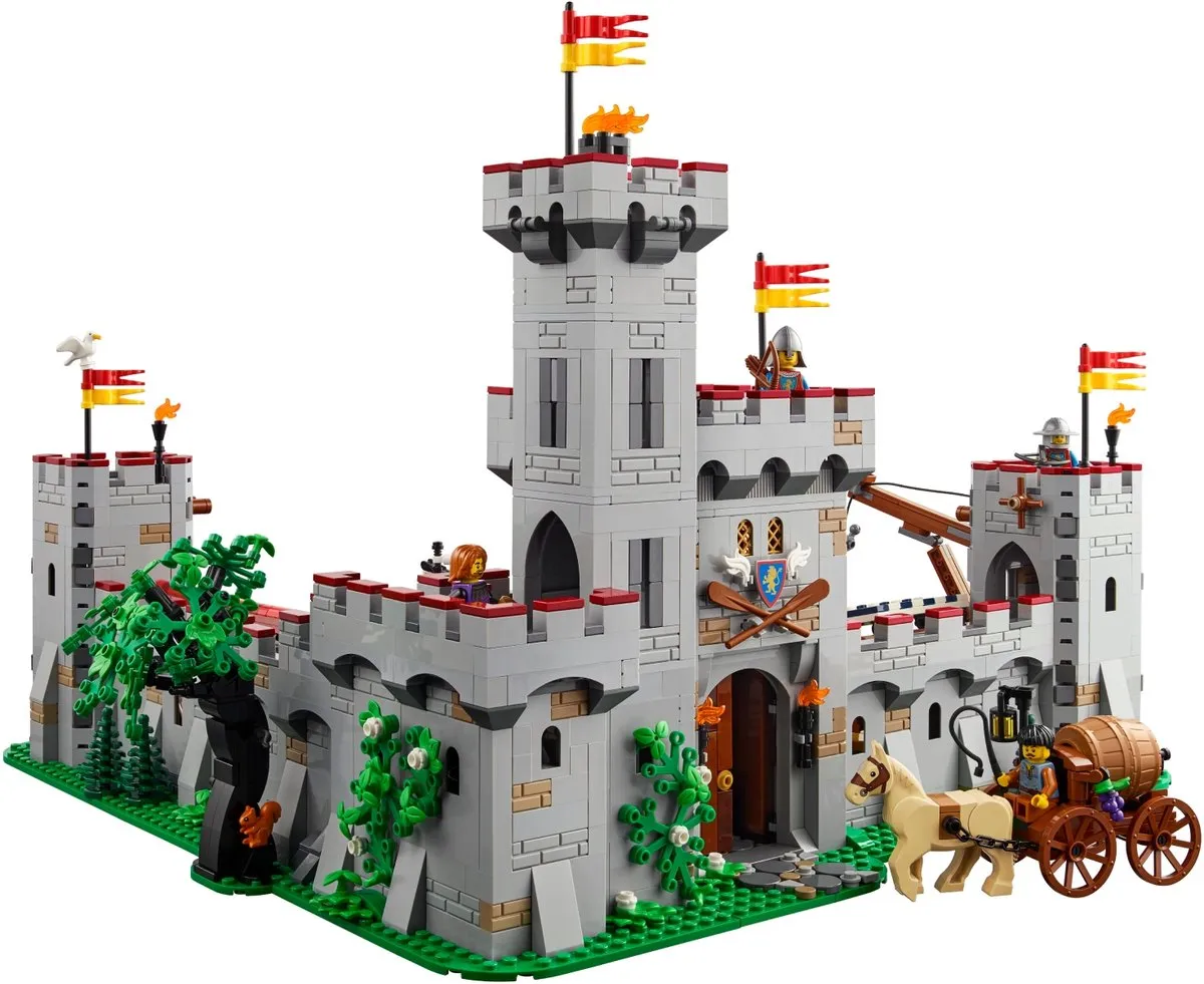 LEGO Medieval Seaside Market 910047 - 2560 Stenen - 9 Minifiguren