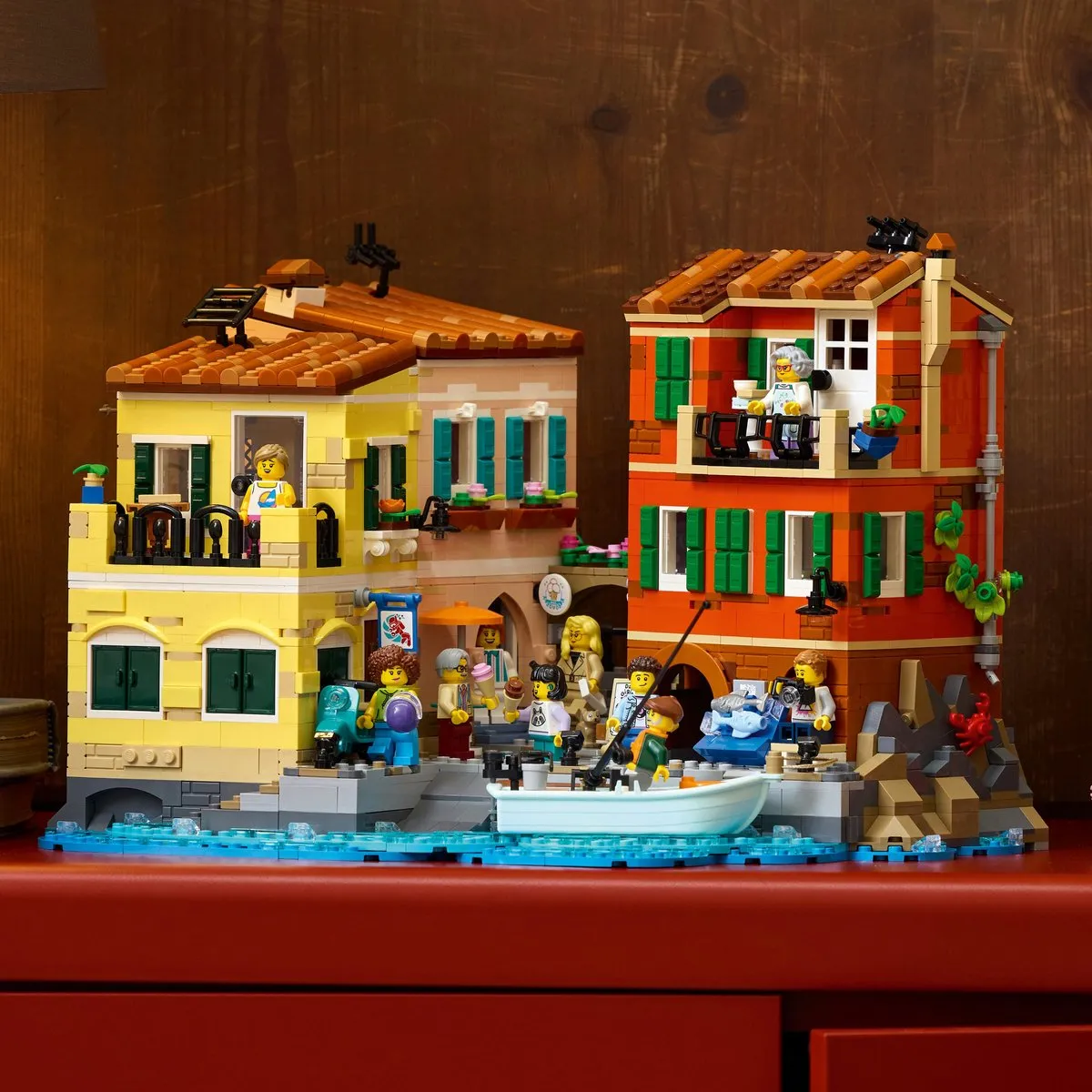 LEGO Ideas Italiaanse Rivièra 21359 - 3251 Stukken