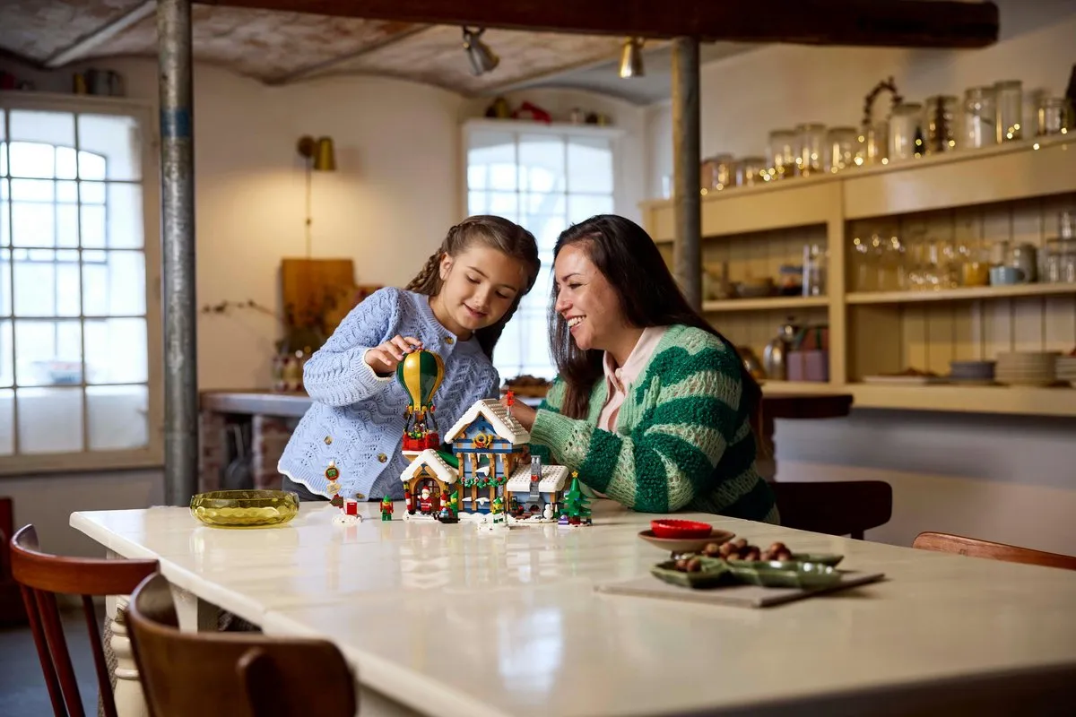 LEGO Icons 10339 Kerst Postkantoor van de Kerstman - 1440 Stukken