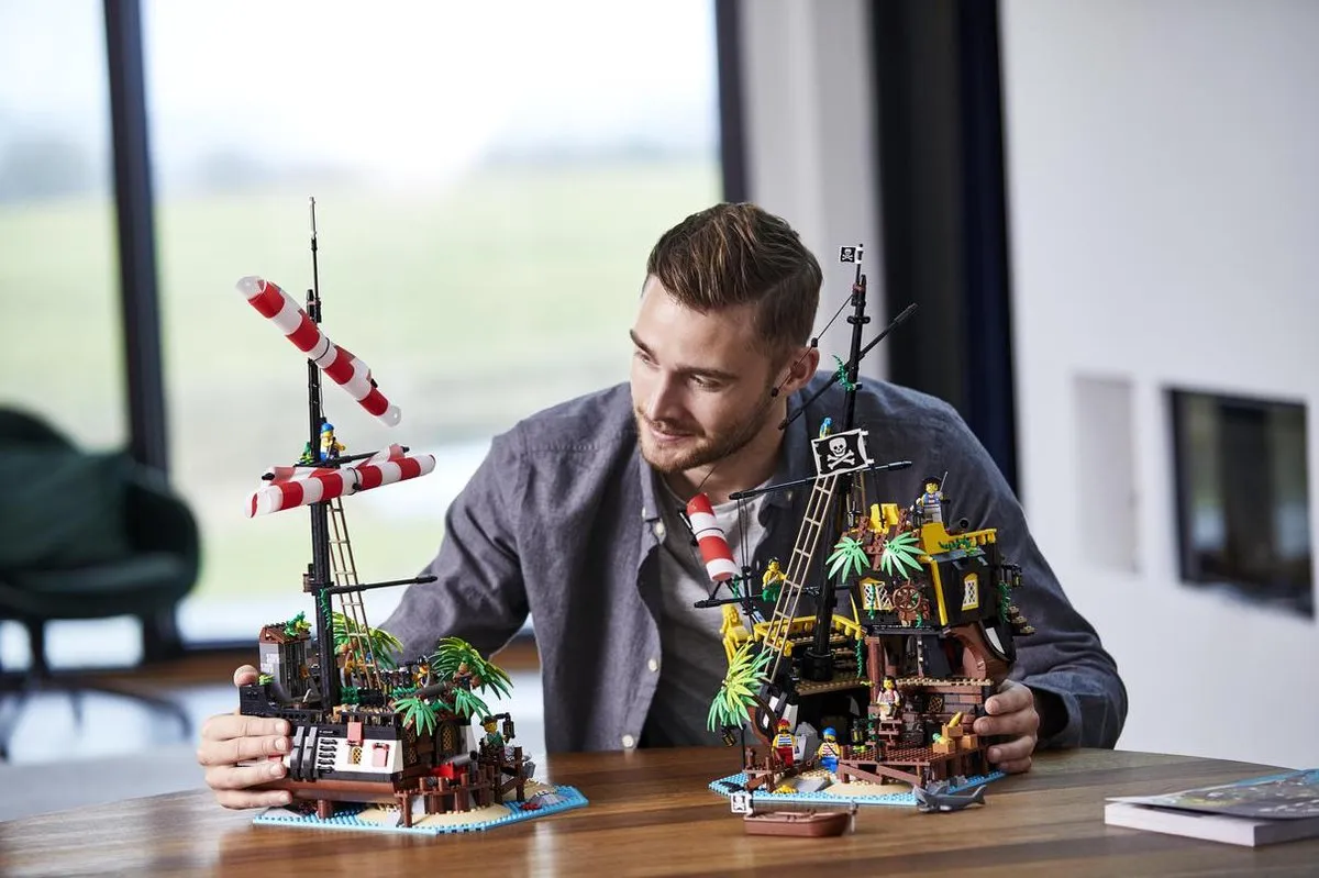 LEGO Ideas Piraten van Barracuda Baai 21322 - 2545 Stukken