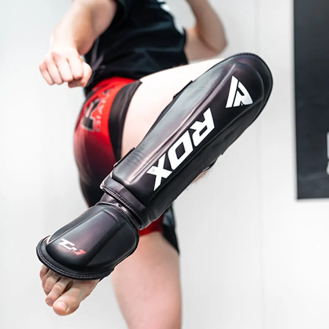 RDX Sports Shin Instep Molded KING - Zwart Medium